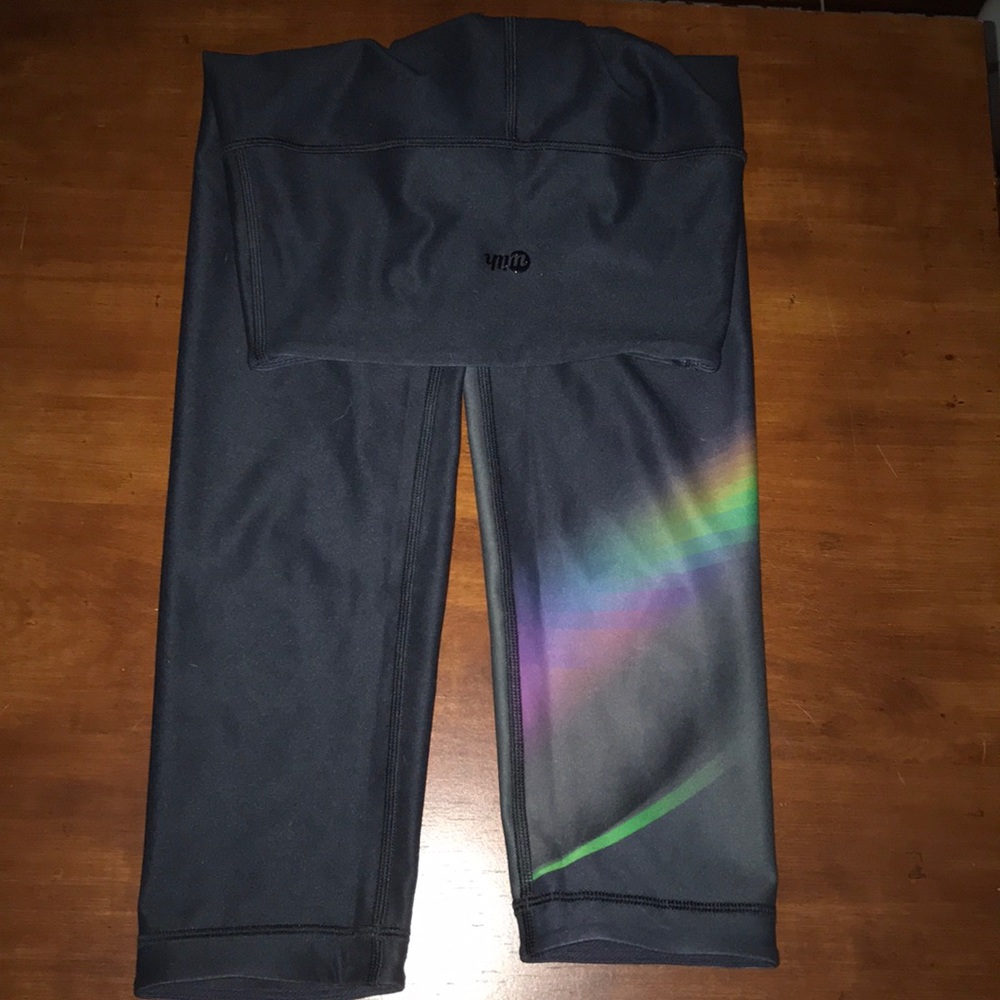 Worn once! Reversible High Waisted Capri